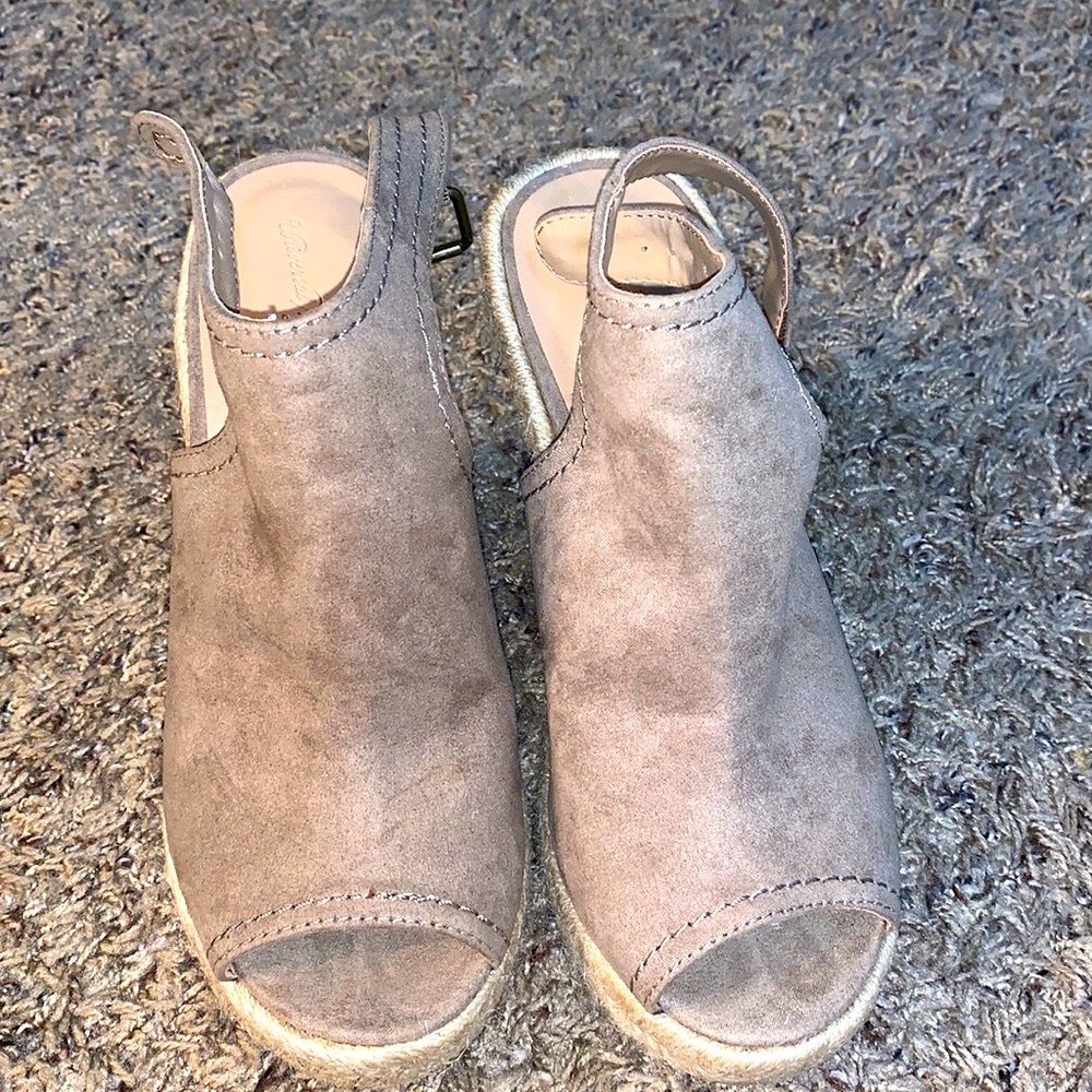 Tan color wedges from target,wore it only once